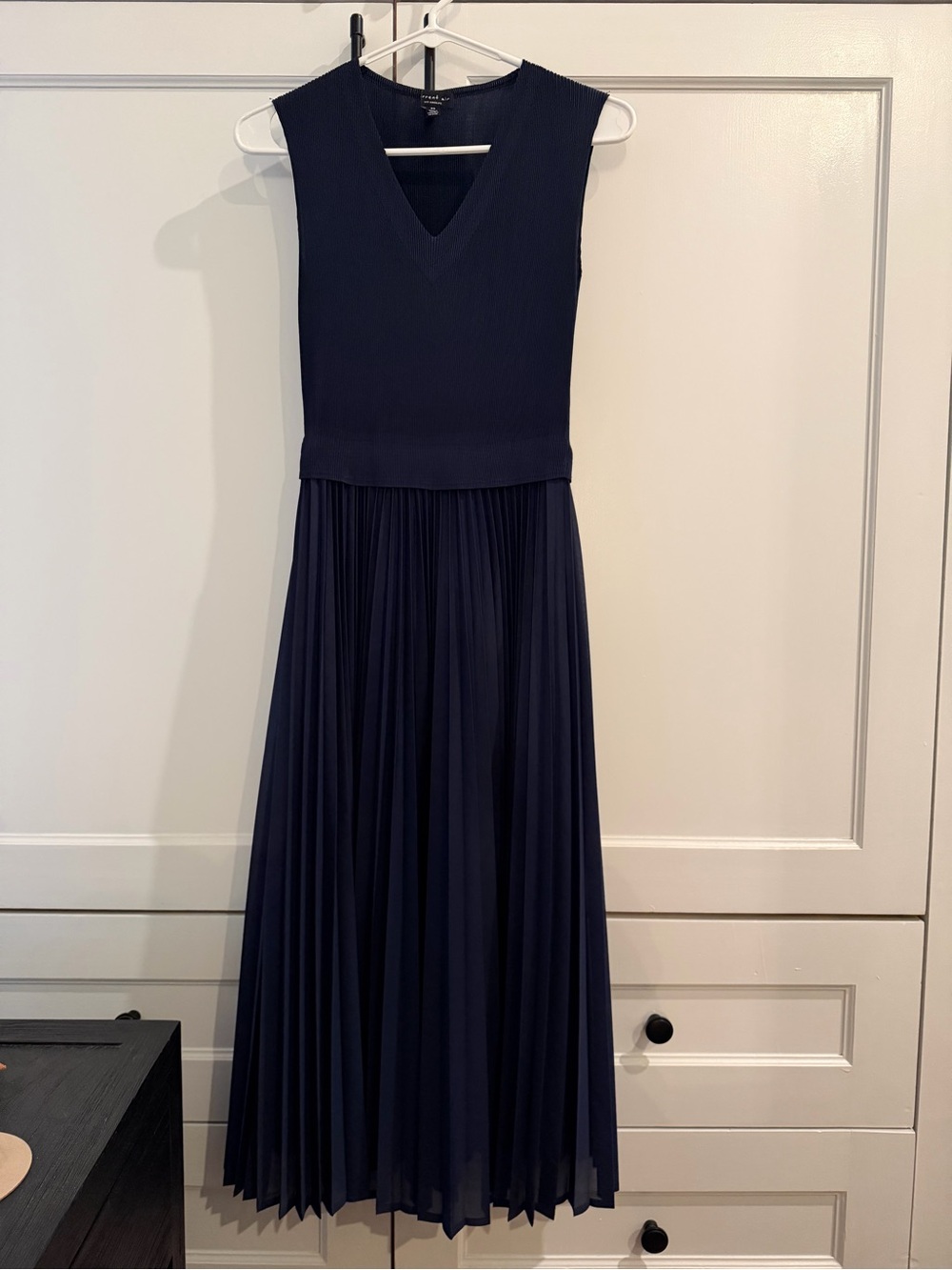 Current Air Navy Sleeveless V-Neck Pleated Midi Dress